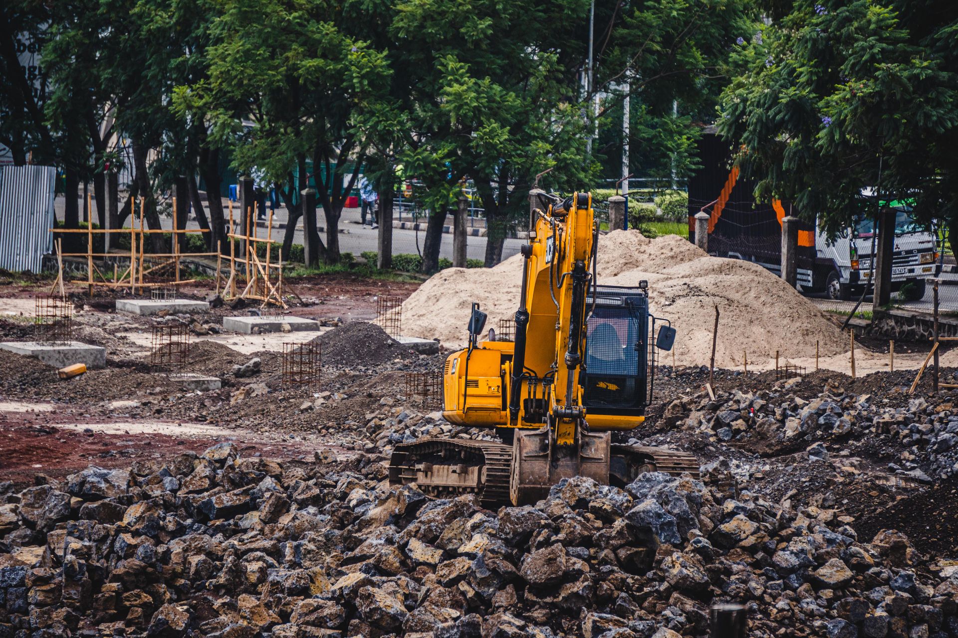 Engelbach udfører kloakarbejde på byggeplads